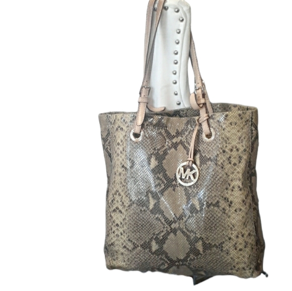 Micheal Michael Kors snakeprintlarge tote shoulder bag